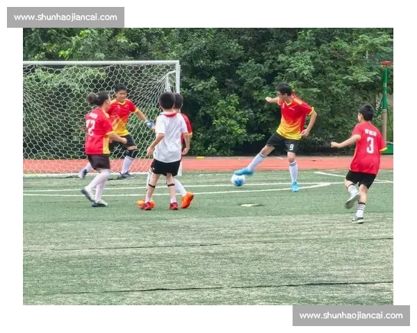 动真格!利州校园足球赛开赛,45 支队伍让未来 “有苗有戏” 动真格!利州校园足球赛开赛,45 支队伍让未来 “有苗有戏”